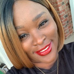 Meet your Posher, Raine